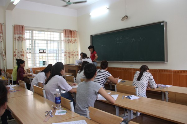 Đợt 3 thi Cao đẳng Đề thi “dễ thở”, nhiều thí sinh ra sớm